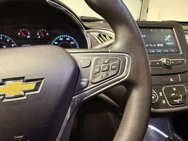 Used 2017 Chevrolet Malibu LT FWD image 15
