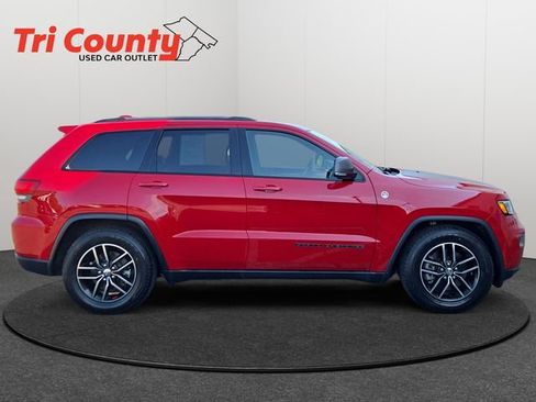 Used 2018 Jeep Grand Cherokee Trailhawk w/ Trailhawk Luxury Group AWD/4WD image 9