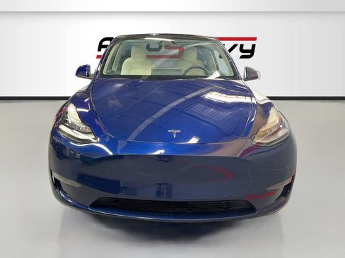 Used 2021 Tesla Model Y Long Range AWD/4WD image 2