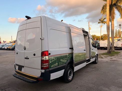 Used 2018 Mercedes-Benz Sprinter 2500 image 10