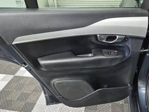 Used 2022 Volvo XC90 T5 Momentum w/ Climate Package image 17