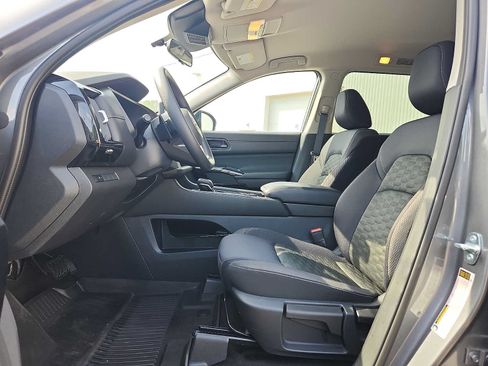 Used 2024 Nissan Pathfinder S AWD/4WD image 13