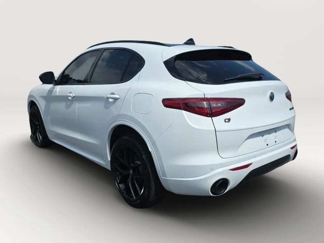 Used 2020 Alfa Romeo Stelvio Ti Sport w/ Quick Order Package 22S Sport AWD/4WD image 6