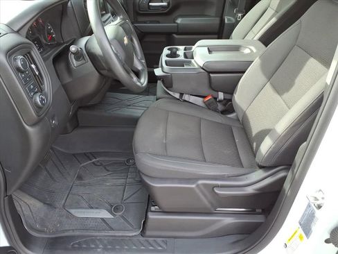 Used 2025 Chevrolet Silverado 2500 Custom image 11