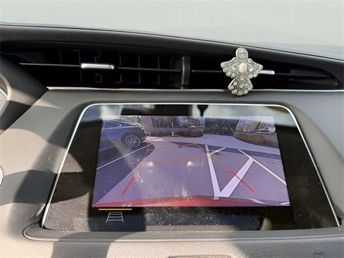 Used 2019 Cadillac XT4 Luxury w/ Cold Weather Package image 14