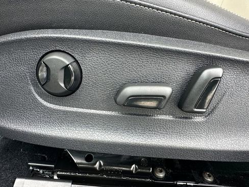 Used 2020 Volkswagen Passat 2.0T R-Line image 10