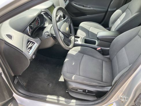 Used 2019 Chevrolet Cruze LT w/ LT Fleet Convenience Package FWD image 13