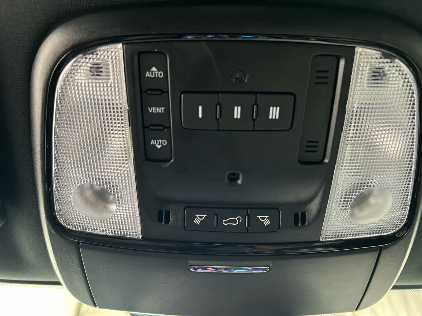 Used 2023 Dodge Durango R/T w/ Tow 'N Go Package AWD/4WD image 19