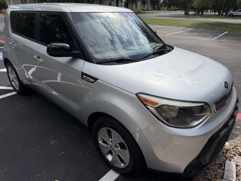 Used 2015 Kia Soul FWD image 7
