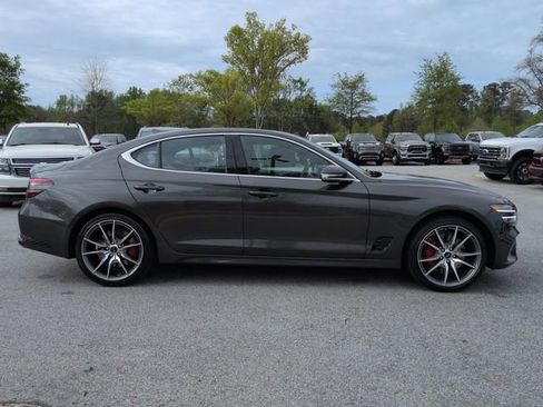 Used 2025 Genesis G70 2.5T RWD image 3
