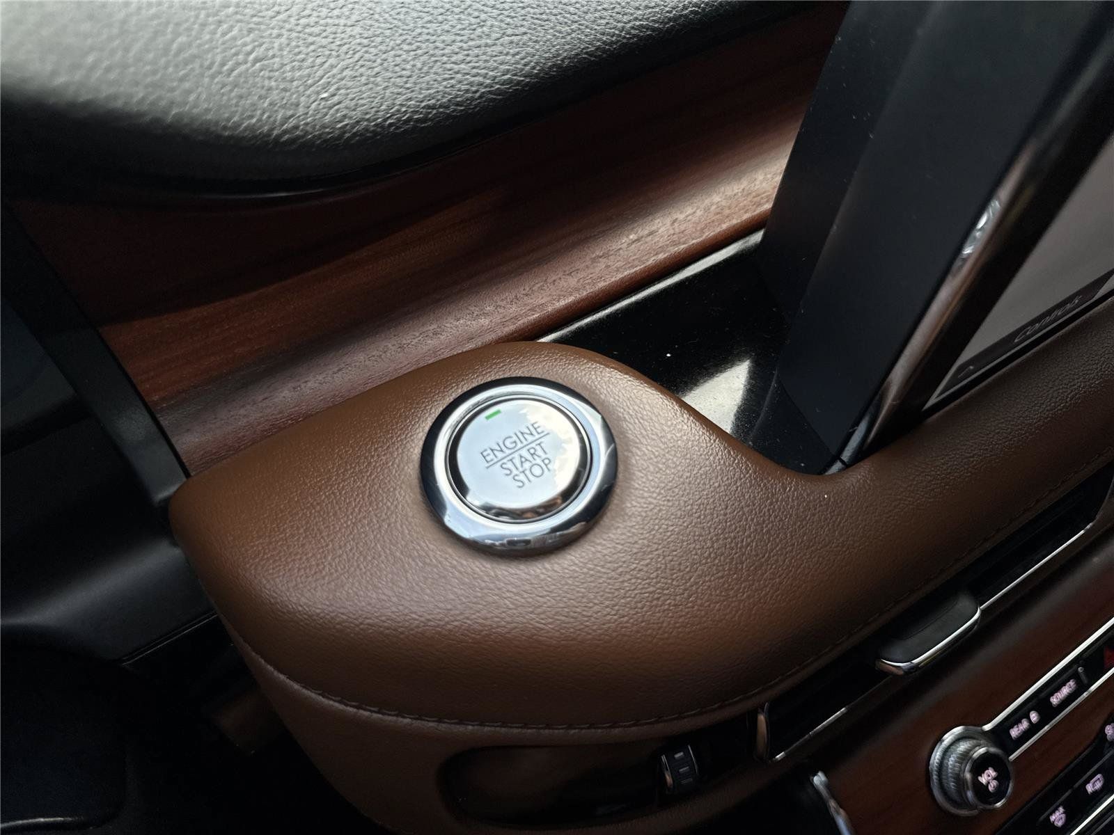 Used 2022 Lincoln Aviator Reserve RWD image 28