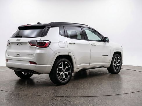 Used 2025 Jeep Compass Limited AWD/4WD image 9