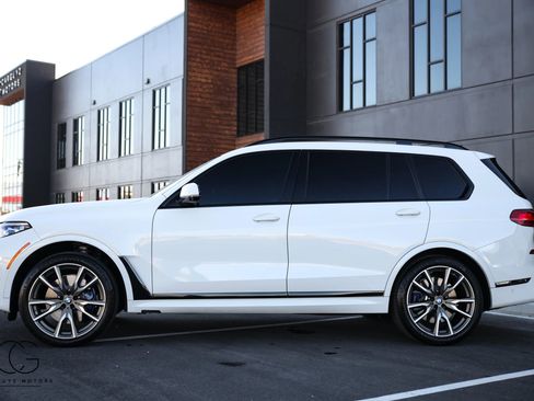 Used 2020 BMW X7 M50i w/ Dynamic Handling Package image 11