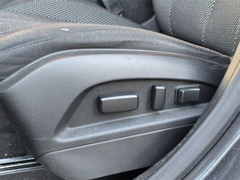 Used 2016 Chevrolet Equinox LT w/ Convenience Package image 3