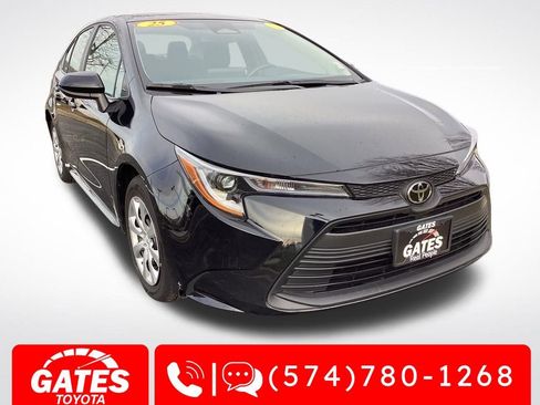 Used 2025 Toyota Corolla LE image 1