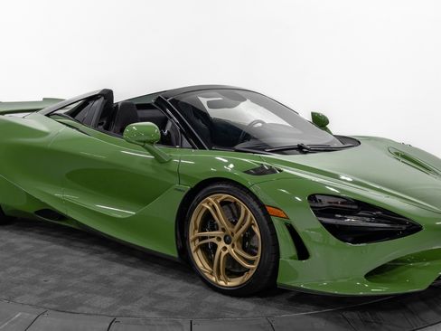 Used 2025 McLaren 750S Spider image 11