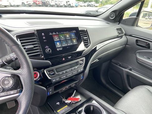 Used 2025 Honda Passport Black Edition image 23