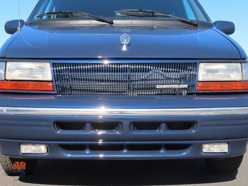 Used 1995 Chrysler Town & Country 4dr Wagon FWD image 36