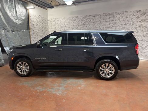 Used 2023 Chevrolet Suburban Premier image 4