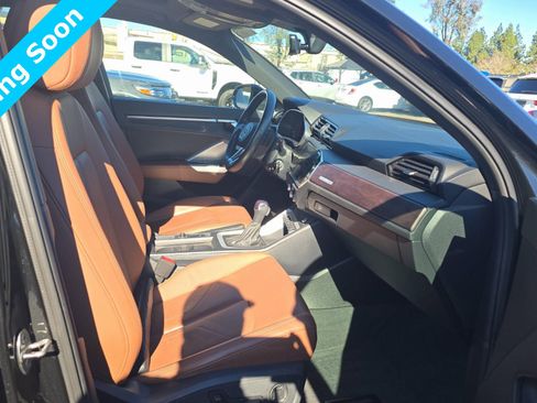 Used 2022 Audi Q3 2.0T Premium Plus w/ Premium Plus Package image 11