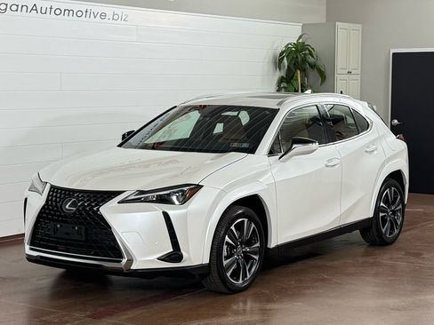 Used 2023 Lexus UX 250h Premium AWD image 7