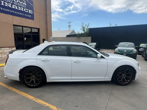 Used 2017 Chrysler 300 S w/ 300S Premium Group RWD image 15