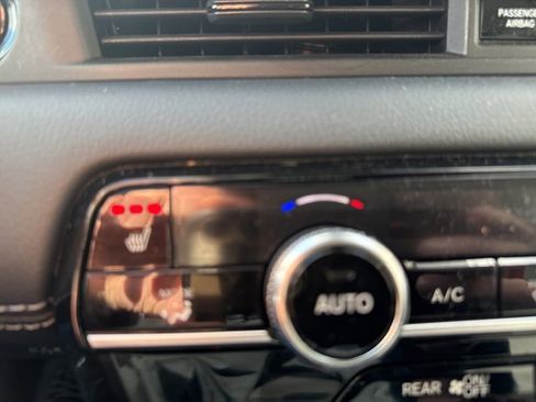 Certified 2025 Honda Pilot EX-L image 27