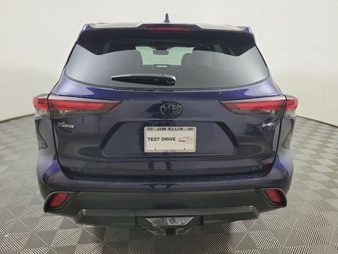 Used 2025 Toyota Highlander XLE AWD/4WD image 5