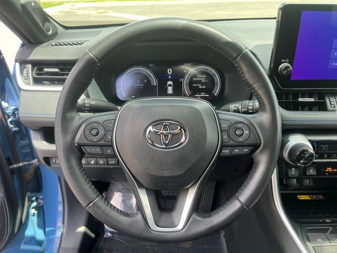 Used 2024 Toyota RAV4 XSE w/ Advanced Technology Package AWD/4WD image 13