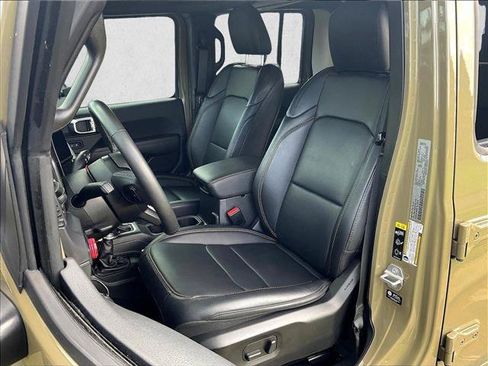 Used 2025 Jeep Gladiator Sport AWD/4WD image 26