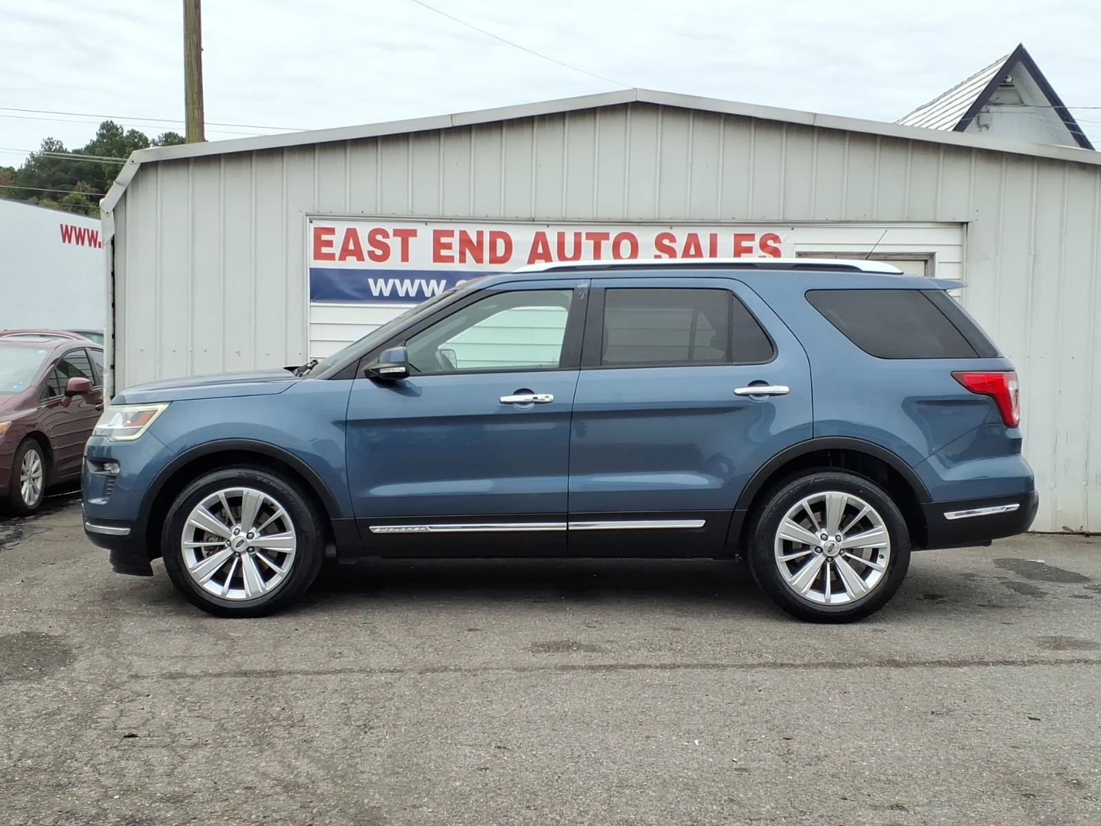 Used 2019 Ford Explorer Limited w/ Class III Trailer Tow Package AWD/4WD image 2