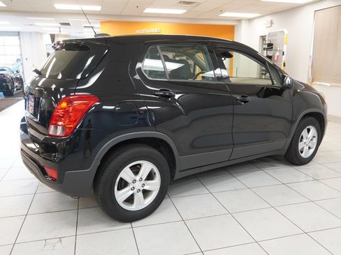 Used 2020 Chevrolet Trax LS FWD image 11