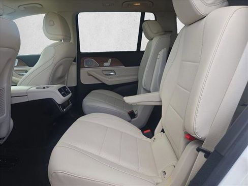 Used 2023 Mercedes-Benz GLS 450 4MATIC image 18