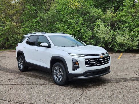 New 2025 Chevrolet Equinox LT w/ Convenience Package II image 3