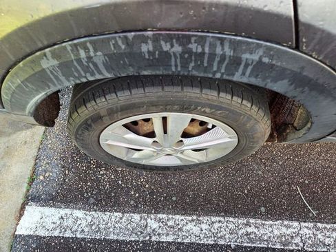 Used 2018 Nissan Kicks S image 12