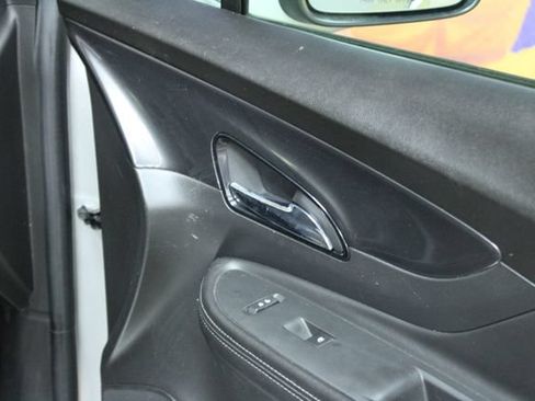 Used 2020 Buick Encore Preferred w/ Safety Package FWD image 11