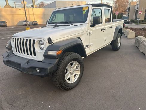 Certified 2020 Jeep Gladiator Sport w/ Quick Order Package 24S image 4