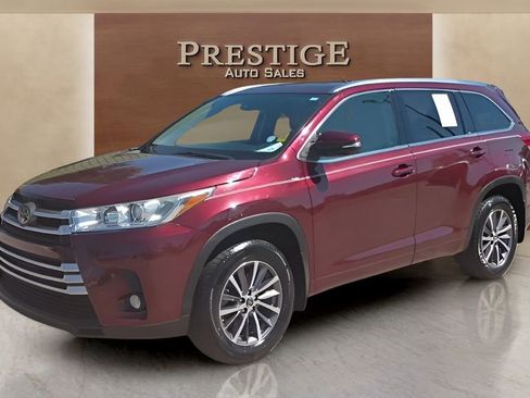 Used 2018 Toyota Highlander XLE AWD/4WD image 27
