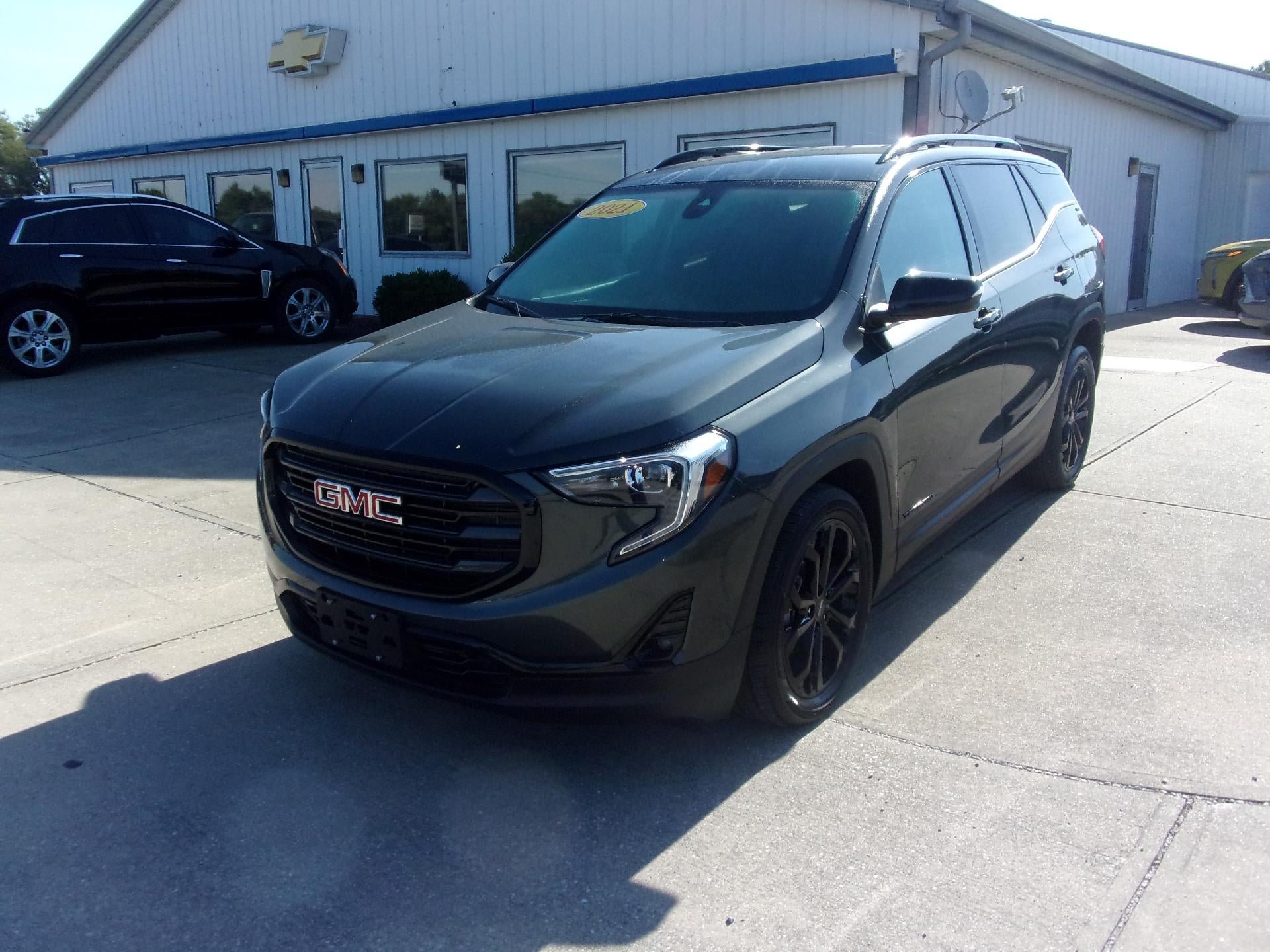 Used 2021 GMC Terrain SLT w/ Elevation Edition FWD image 5