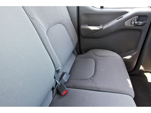 Used 2020 Nissan Frontier SV w/ Midnight Edition Floor Mats RWD image 14