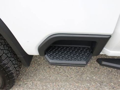 Used 2024 Chevrolet Silverado 2500 Custom w/ Custom Value Package image 51