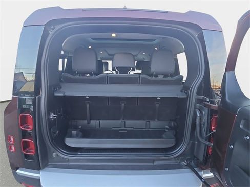 Used 2024 Land Rover Defender 130 S image 13