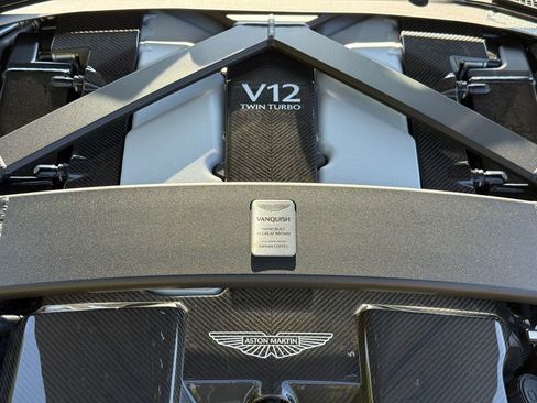 Used 2025 Aston Martin Vanquish image 39