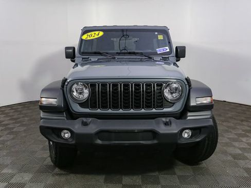 Used 2024 Jeep Wrangler Unlimited Sport AWD/4WD image 4
