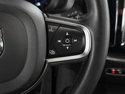 Used 2023 Volvo XC60 B5 Core image 31