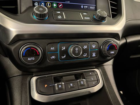 Used 2023 GMC Acadia SLE w/ Driver Convenience Package image 25