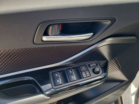 Used 2019 Toyota C-HR Limited FWD image 17