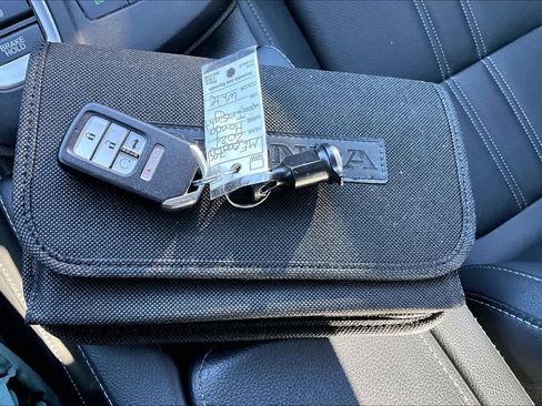 Used 2021 Honda Insight Touring image 15