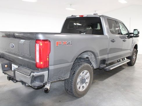 Used 2024 Ford F250 XLT w/ FX4 Off-Road Package AWD/4WD image 9