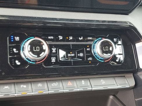 New 2026 GMC Sierra 1500 AT4 w/ Technology Package AWD/4WD image 24